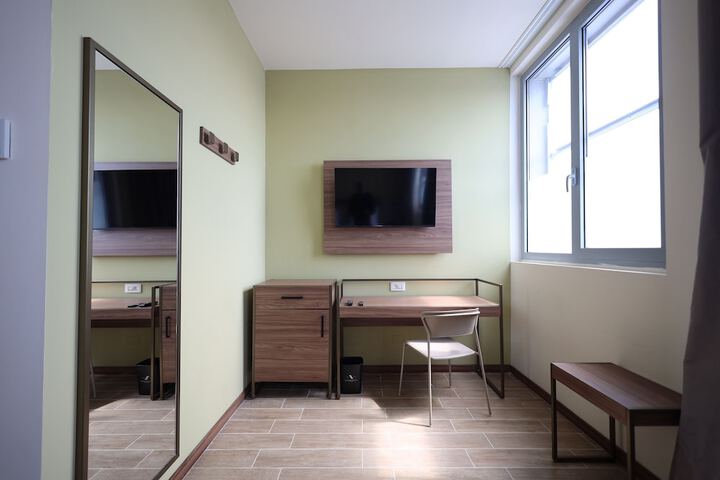 Room 25 of 59