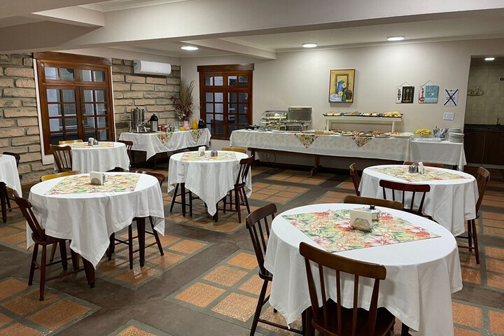 Breakfast/Coffee Service 176 of 206
