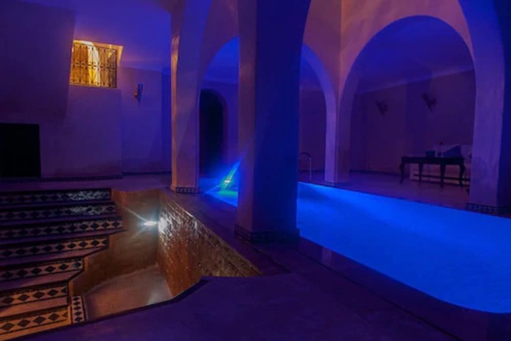Pool Hotel