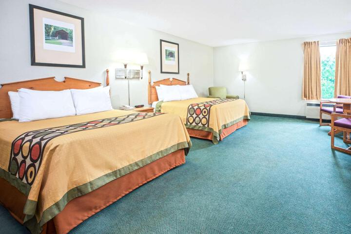 2 Queen Beds (11 of 18)