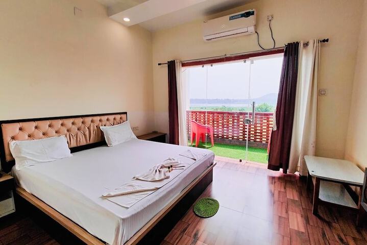 Room 37 of 125