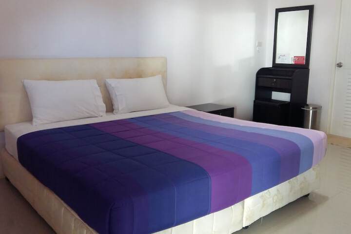 Room 5 of 27