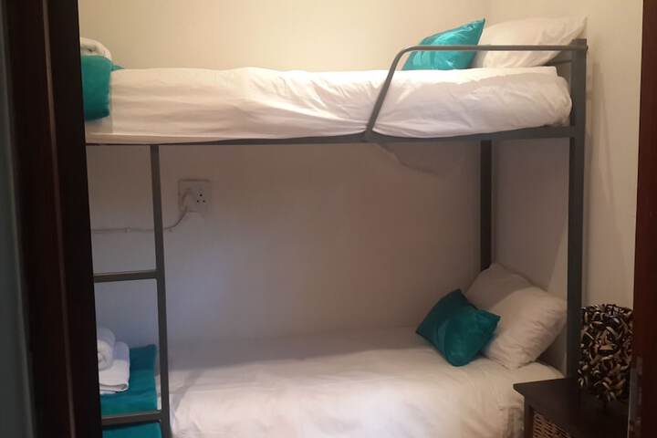 Room 4 of 90
