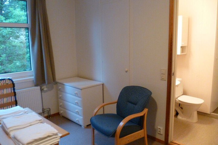 Room 9 of 32