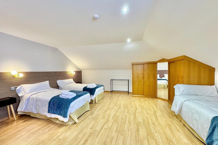 Room 19 of 80