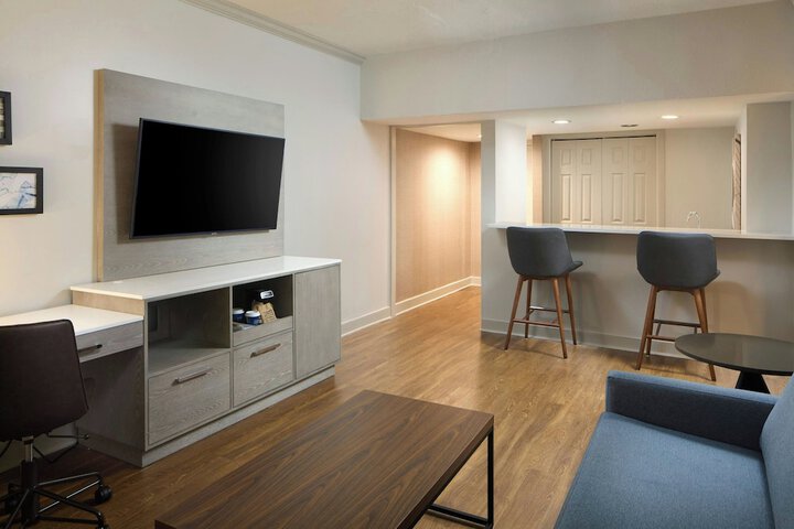 Room 27 of 63