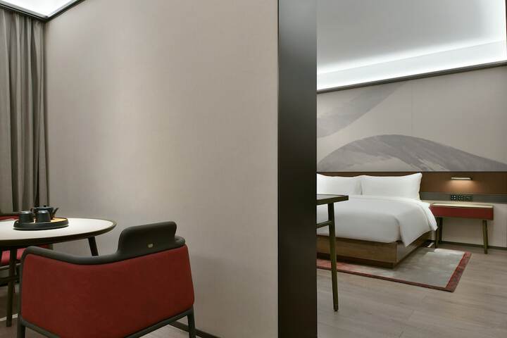 Room 18 of 46