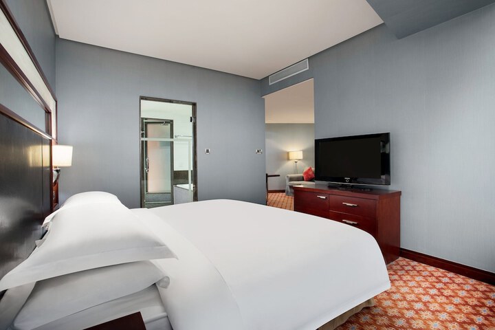 Room 9 of 140