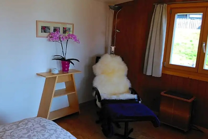 Room 2 of 12