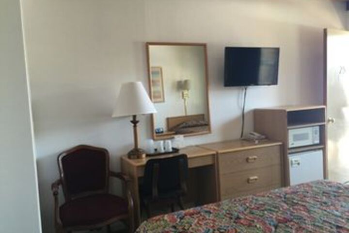 Room 11 of 11