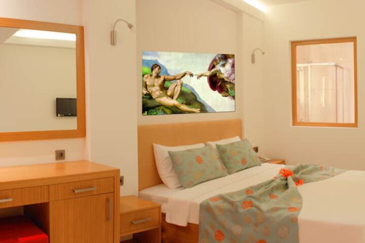 Room 4 of 28