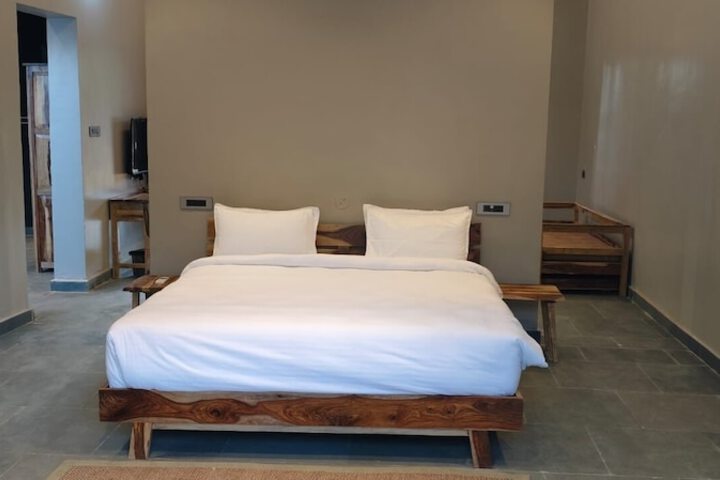 Room 10 of 76