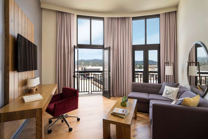 Room 14 of 48