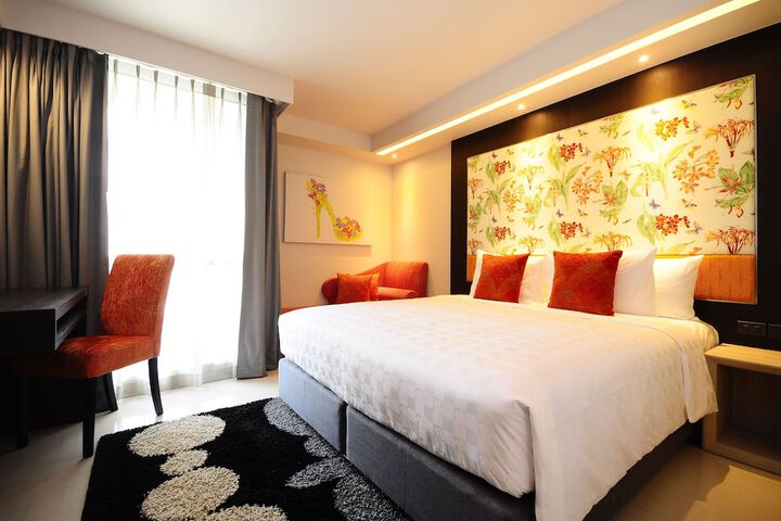 Room 4 of 130