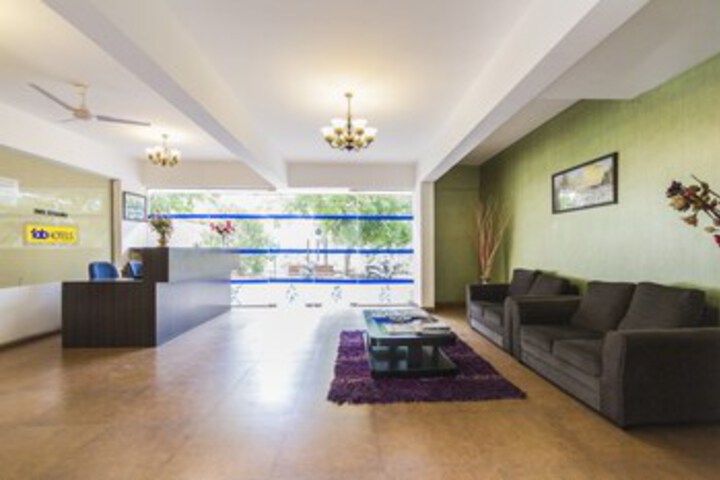 FABHOTEL IWE STUDIO YELAHANKA