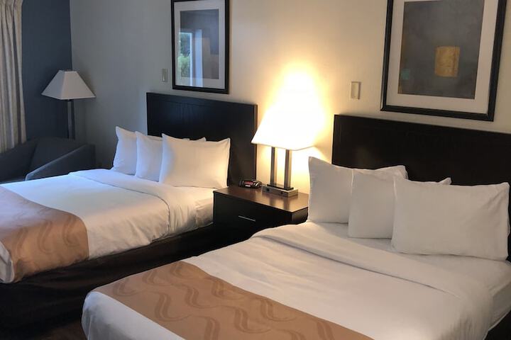 2 Double Beds Hearing Accessible Room (9 of 12)