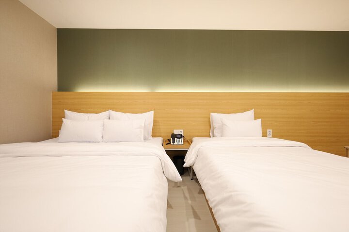 Room 43 of 62