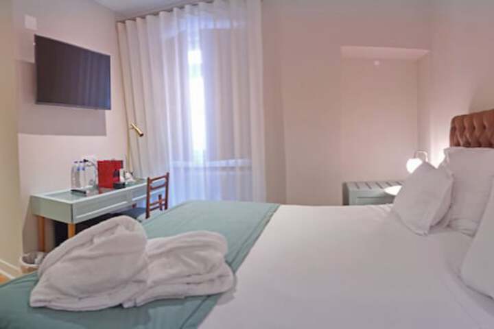 Room 6 of 50