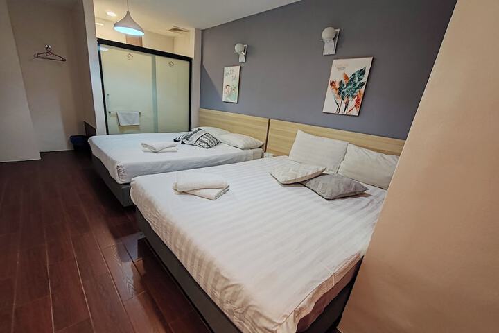 Room 15 of 48