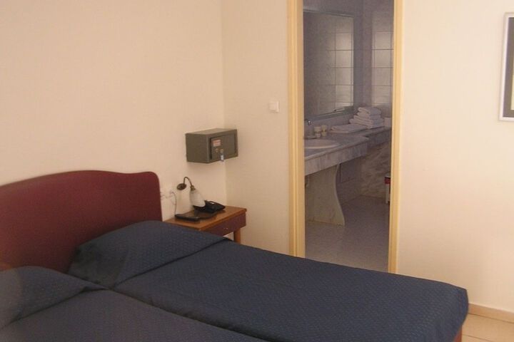 Room 5 of 61
