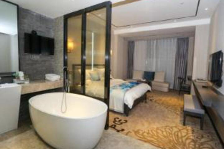 Room 7 of 8