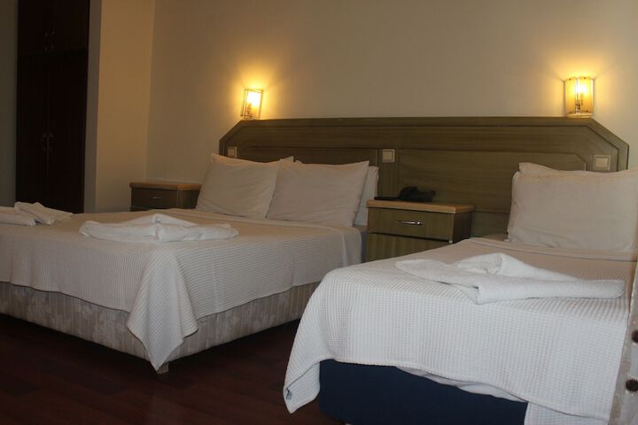 Room 10 of 66