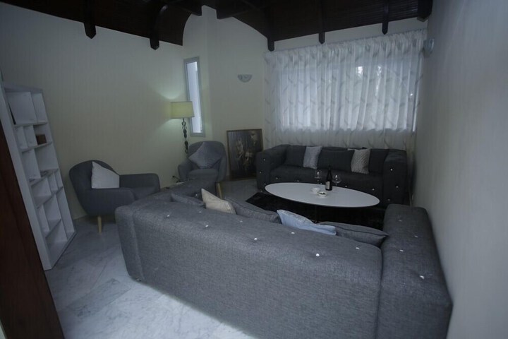 Room 6 of 61