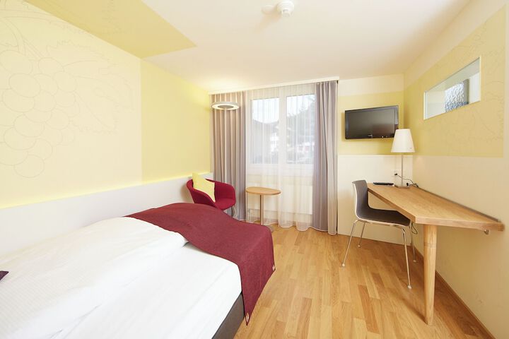 Room 2 of 7