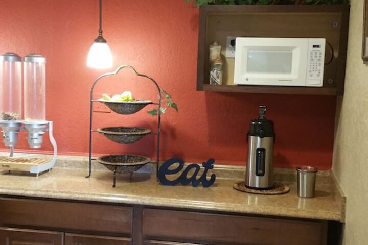 Breakfast/Coffee Service 30 of 44