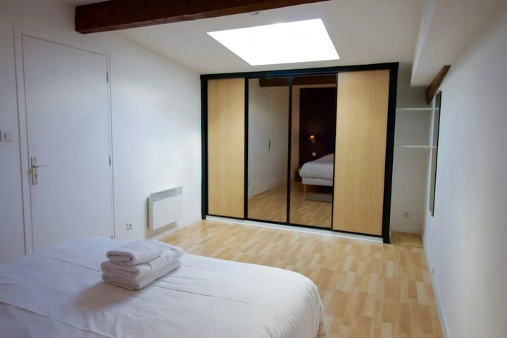 Room 2 of 7