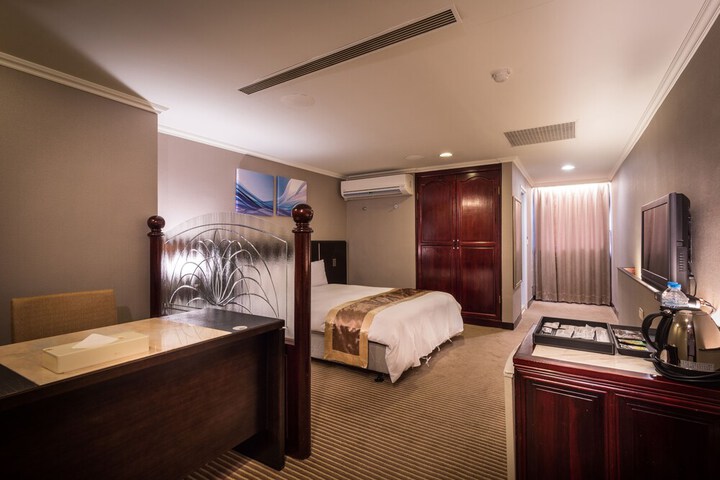 Room 20 of 47