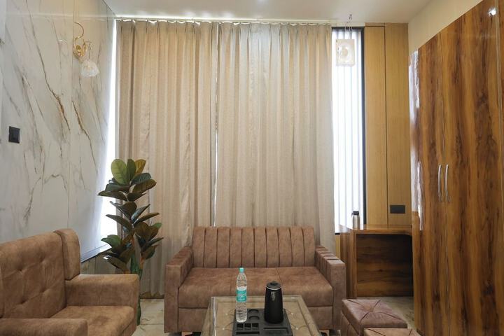 Room 14 of 35