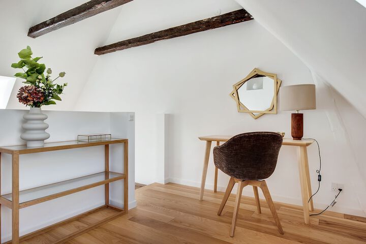 Room 8 of 25