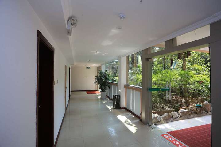 Hotel Interior 9 of 17