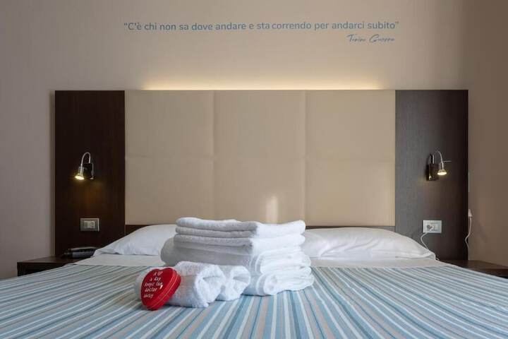 Room 7 of 18