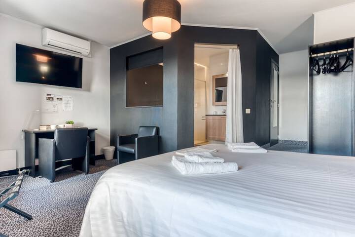 Room 10 of 49