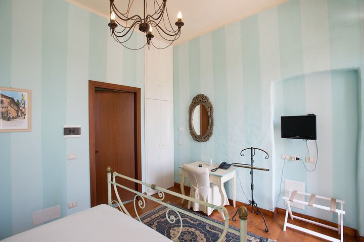 Room 19 of 23