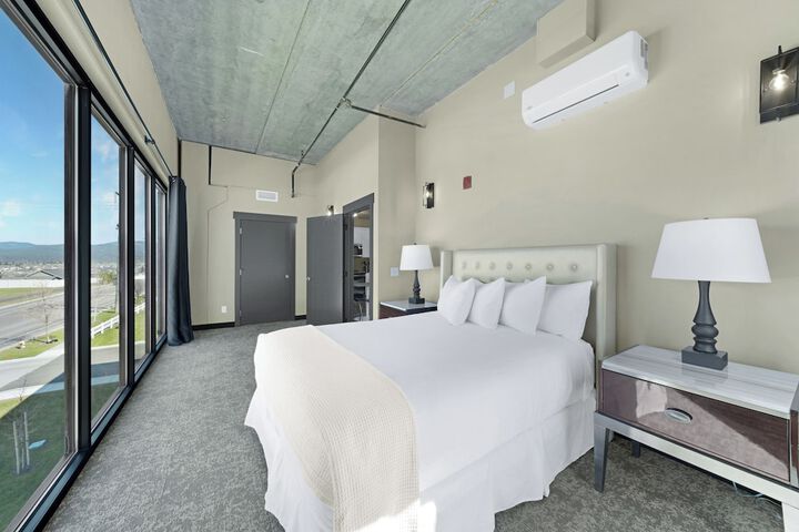 Room 16 of 65