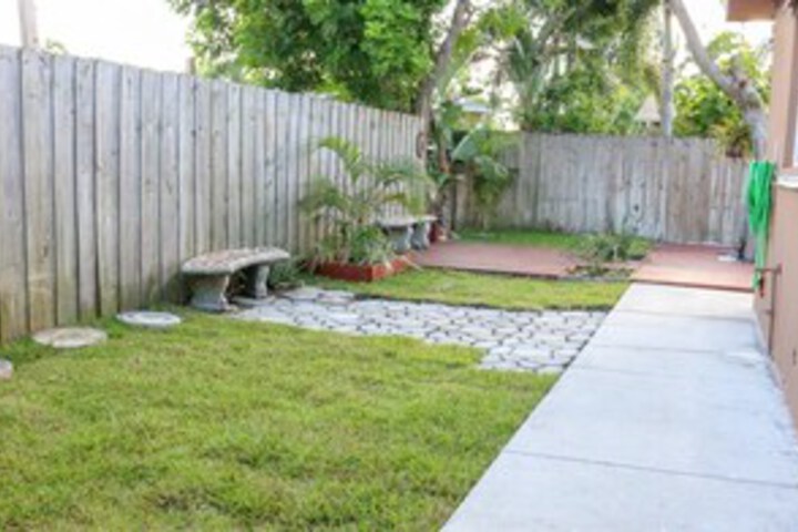 Property Grounds 27 of 35