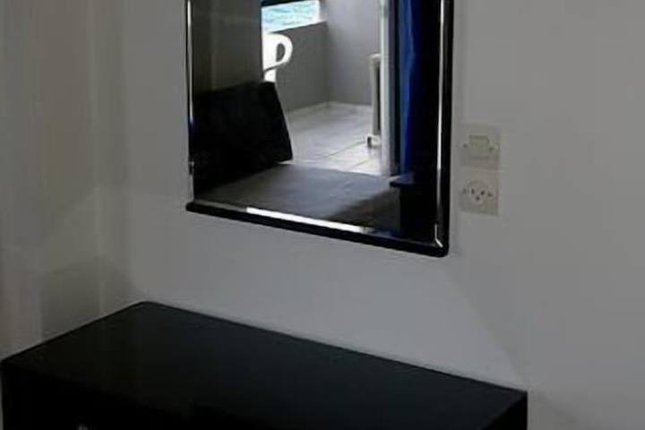 Room 33 of 38