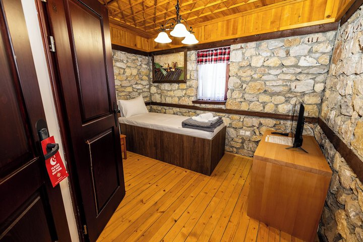 Room 15 of 41