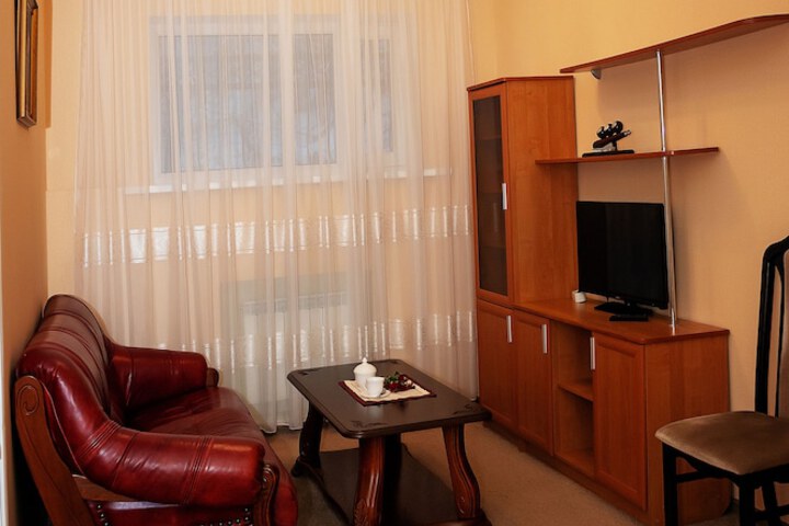 Room 64 of 78