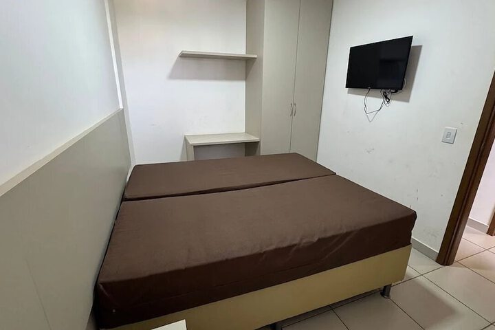 Room 33 of 146