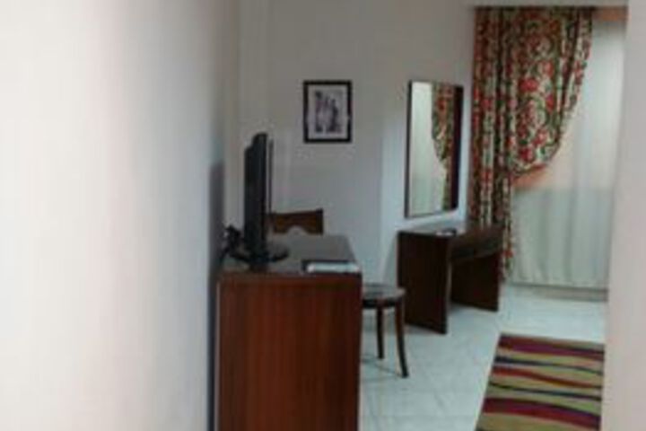 Room 12 of 22