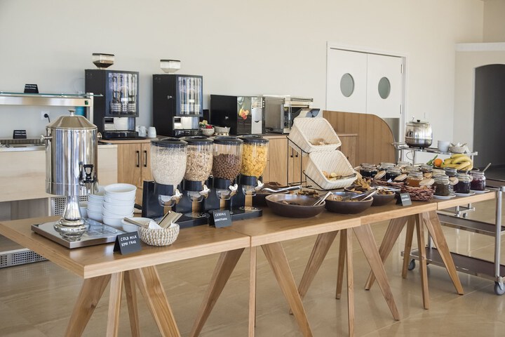 Breakfast/Coffee Service 27 of 35