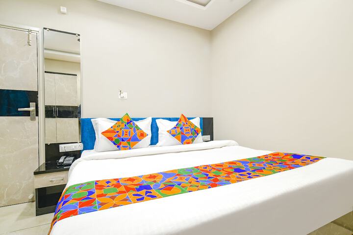 Room 17 of 36