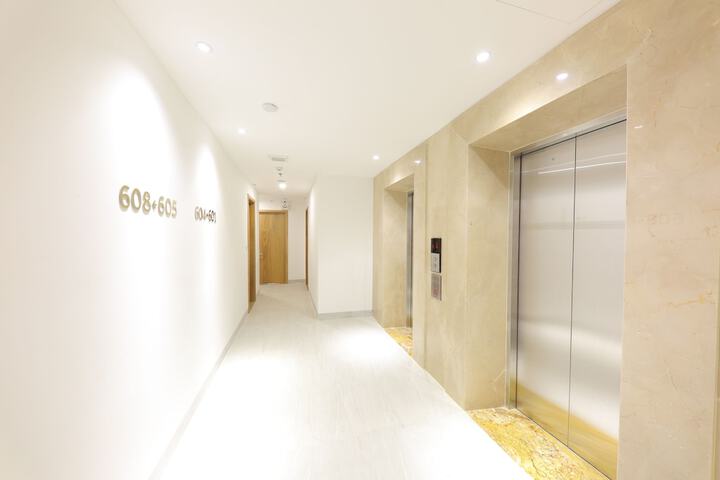 Ballroom/Hall 61 of 64
