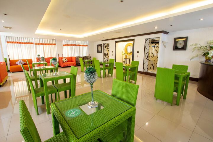 Entrance & Lobby