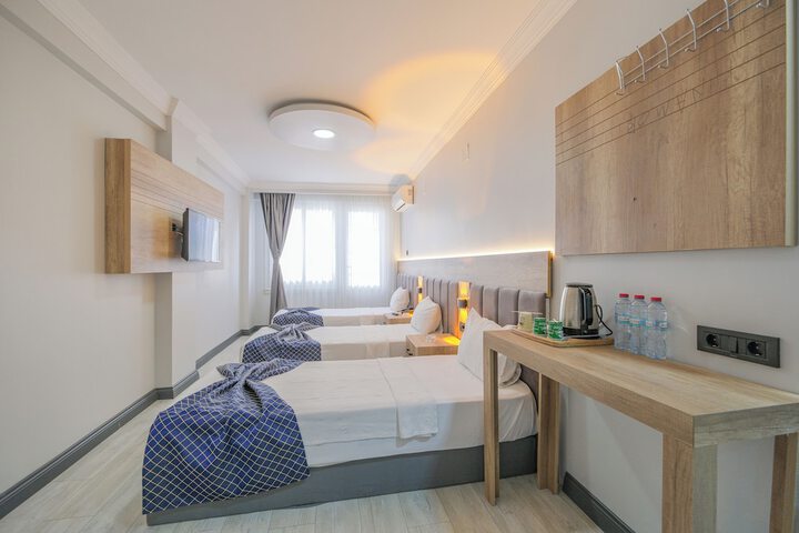 Room 13 of 25