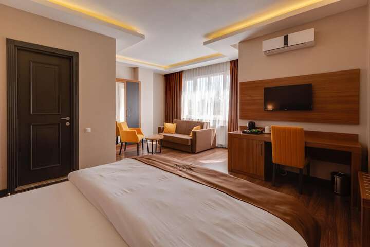 Room 22 of 48